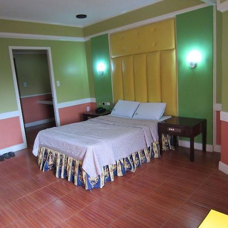 מנילה Town And Country Hotel V Mapa מראה חיצוני תמונה